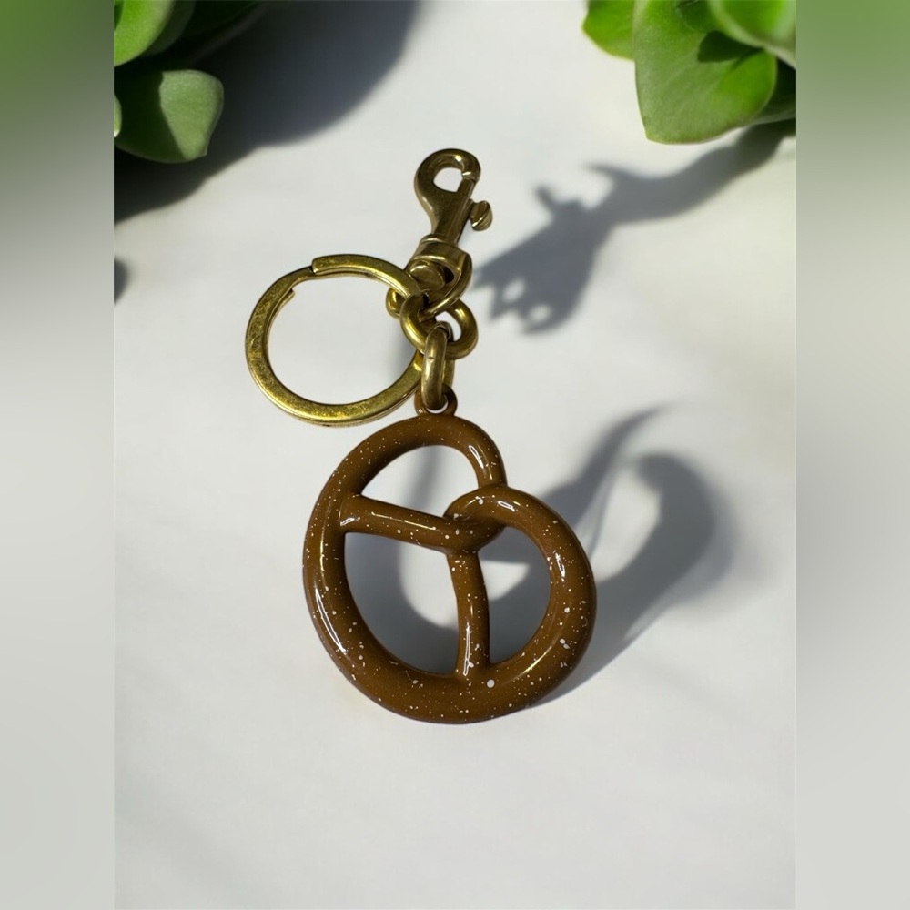 Small Pretzel Bag Charm Keychain - Picture 1 of 1
